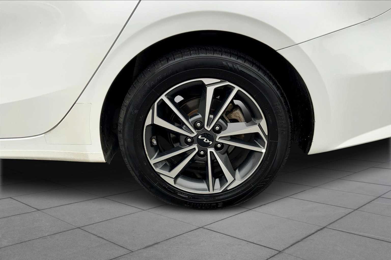 2023 Kia Forte LXS photo 10