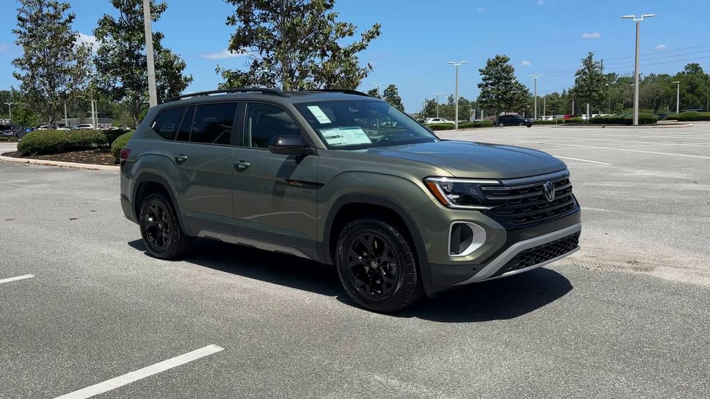2025 Volkswagen Atlas Peak Edition SE photo 2