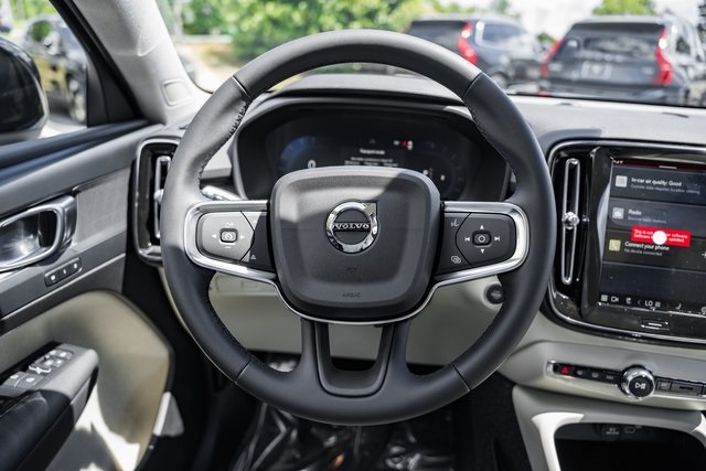 2025 Volvo XC40 Plus photo 23