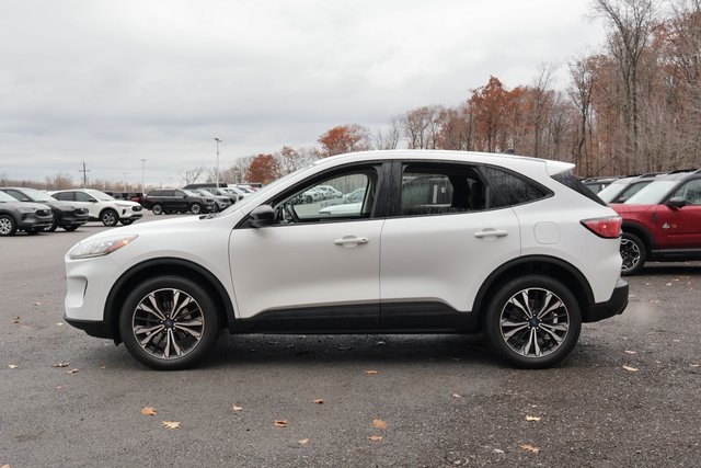 2022 Ford Escape SE photo 3