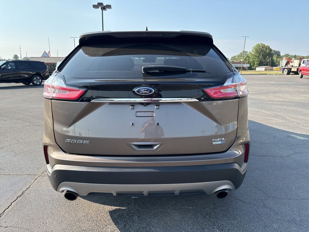 2019 Ford Edge SEL photo 4