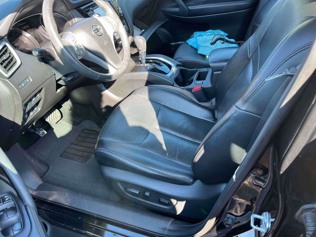 2016 Nissan Rogue SL photo 5