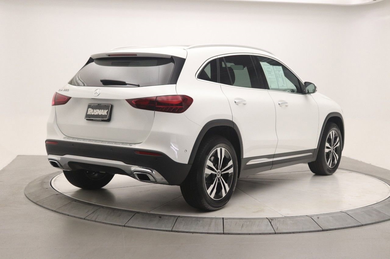 2025 Mercedes Benz GLA 250 photo 3