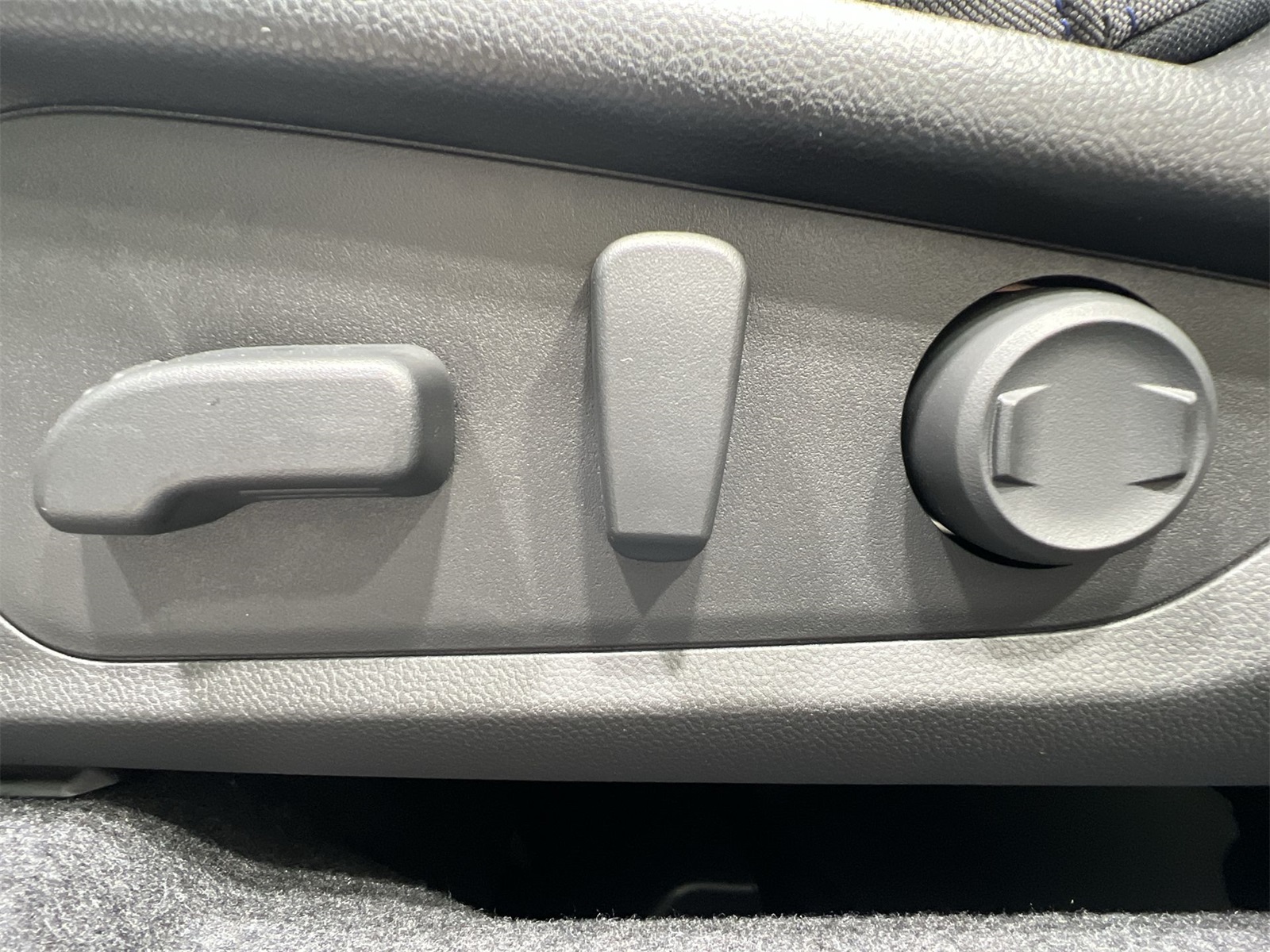 2025 Subaru Forester Premium photo 11