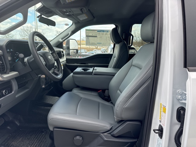 2025 Ford F-350 XL photo 7
