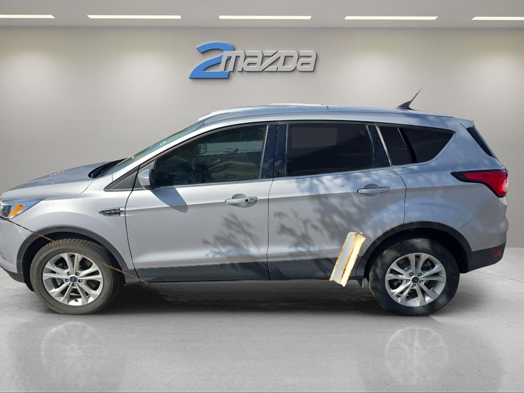 2019 Ford Escape SE photo 2