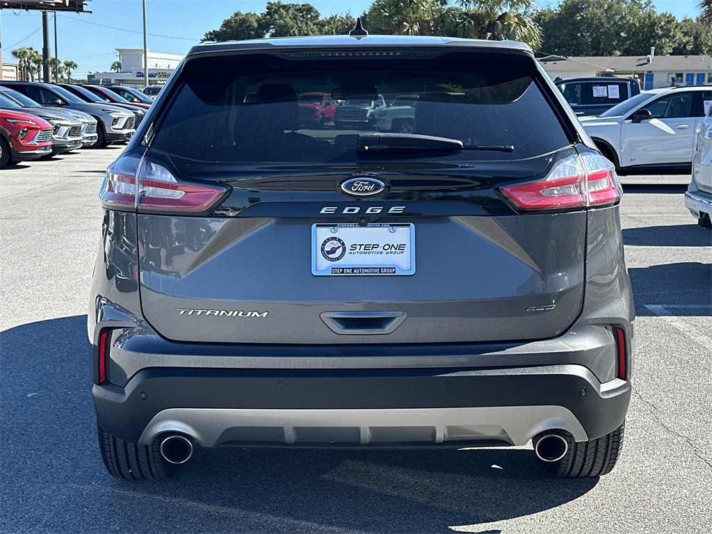 2022 Ford Edge Titanium photo 3
