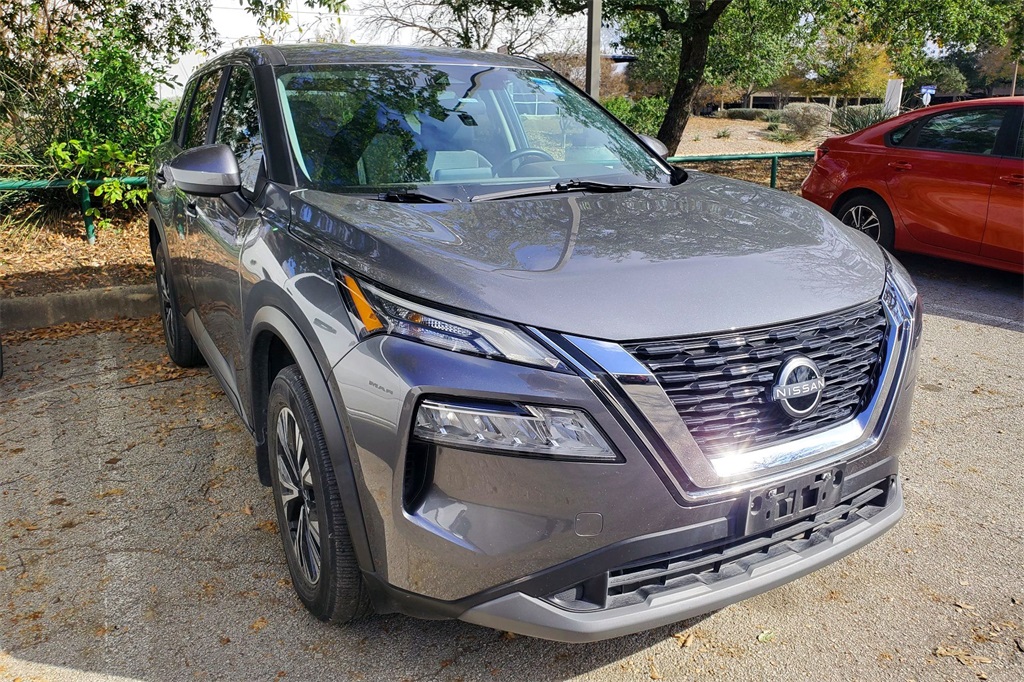 2023 Nissan Rogue SV's photo