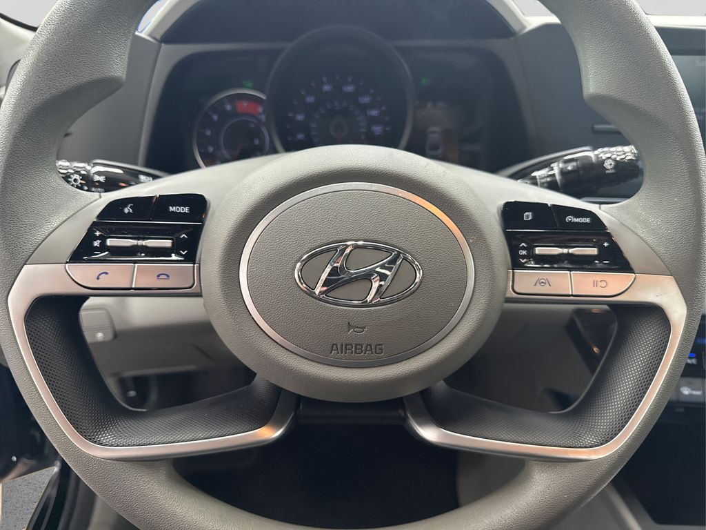 2022 Hyundai Elantra SEL photo 21