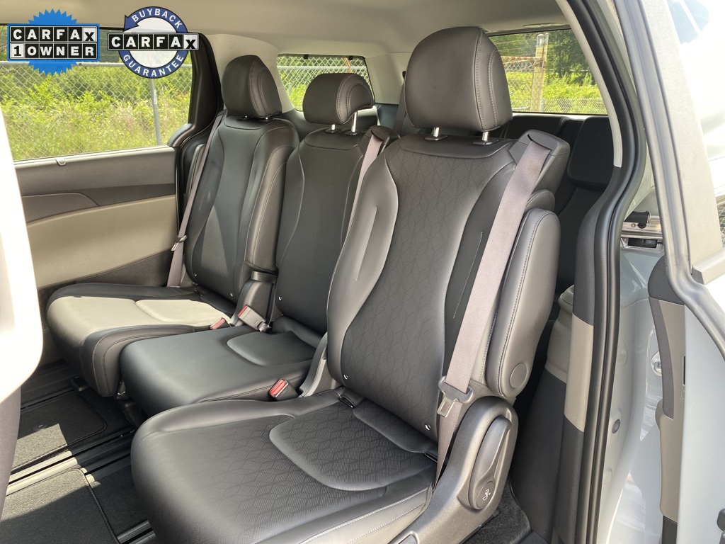 2025 Kia Carnival EX photo 20