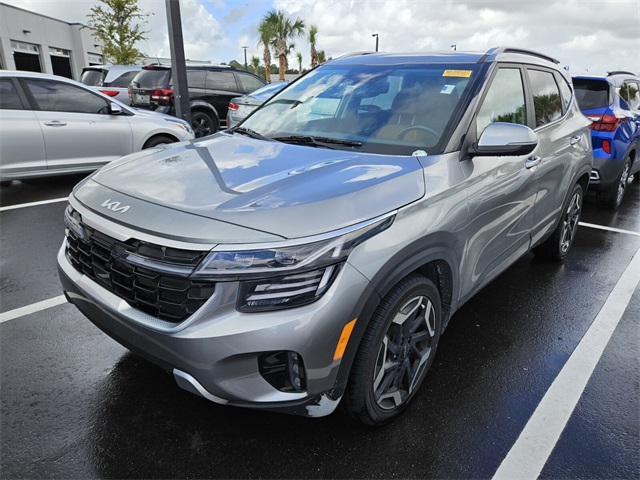 2024 Kia Seltos SX photo 2