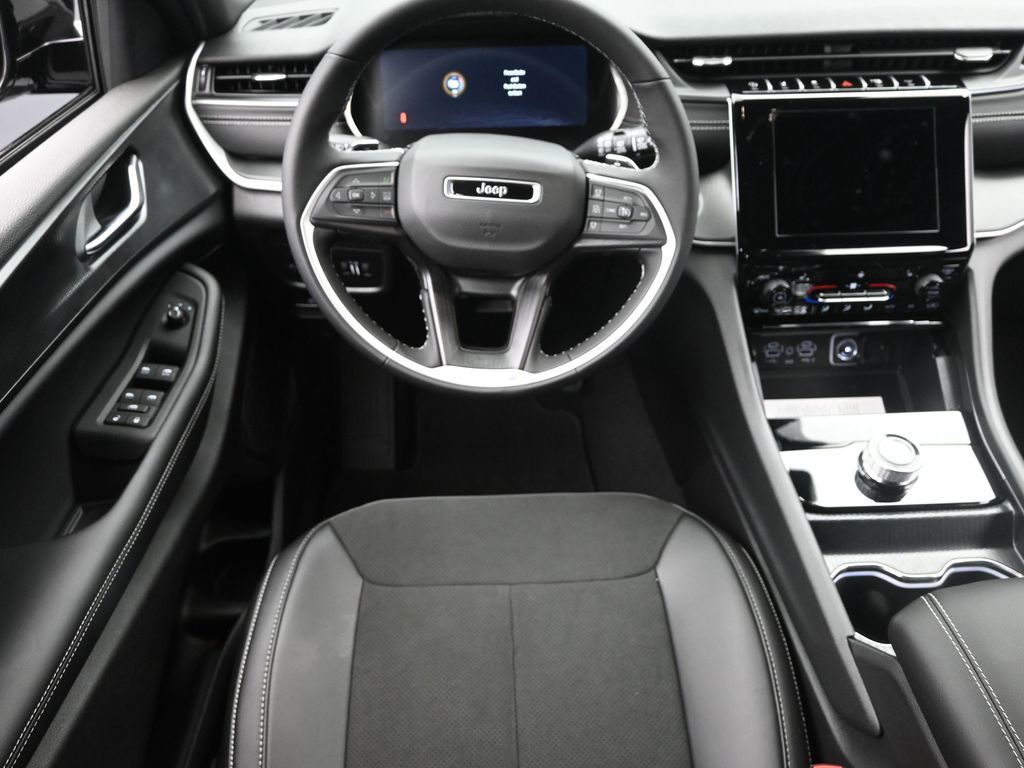 2025 Jeep Grand Cherokee Altitude X photo 10