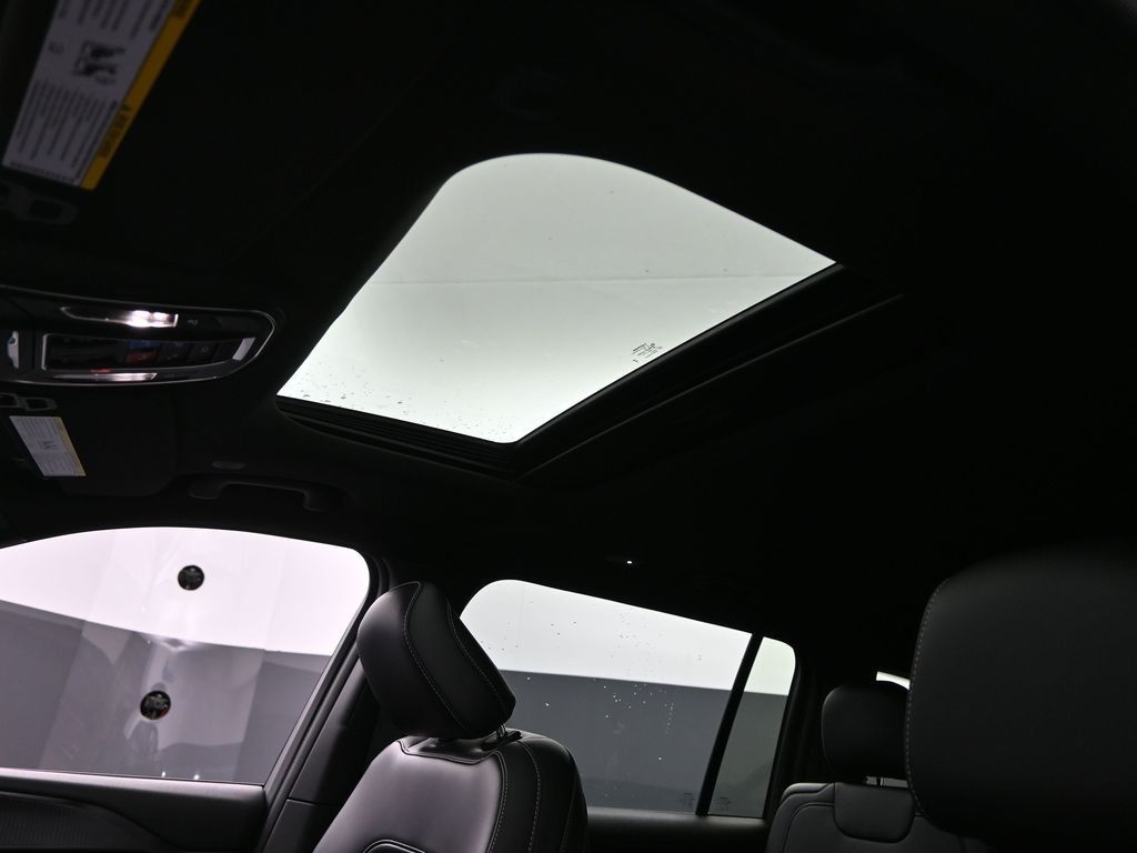 2025 Jeep Grand Cherokee Altitude X photo 18