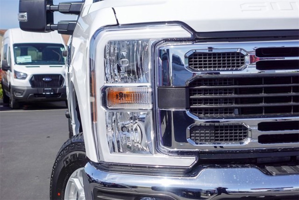2025 Ford F-250 XLT photo 4