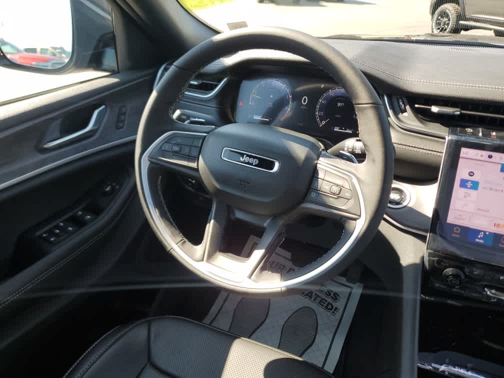 2025 Jeep Grand Cherokee Limited photo 18