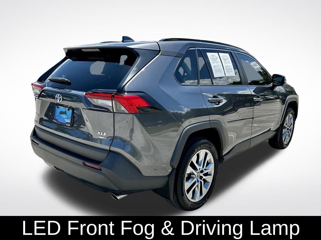 2023 Toyota RAV4 XLE Premium photo 6