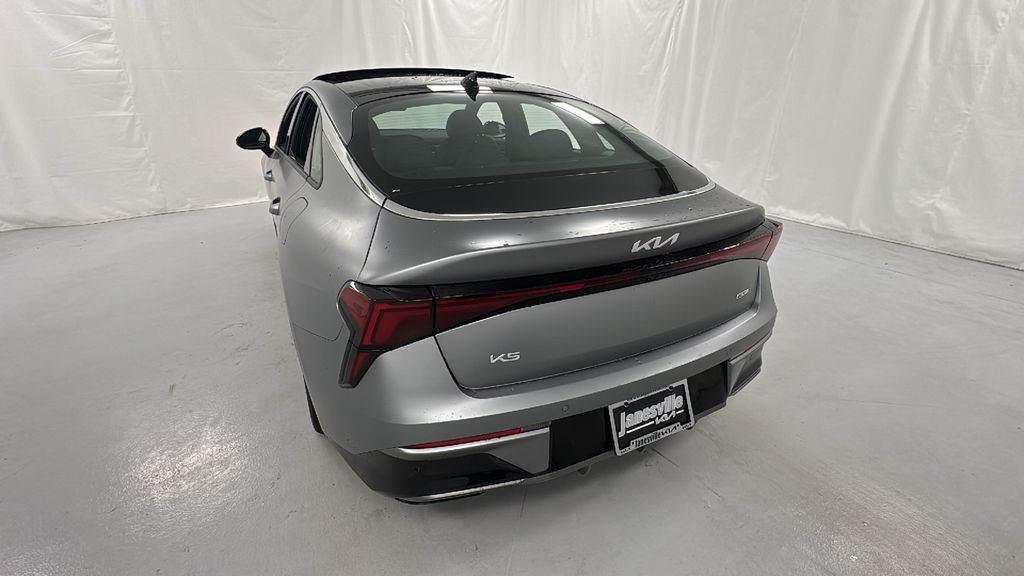 2026 Kia K5 GT-Line photo 5