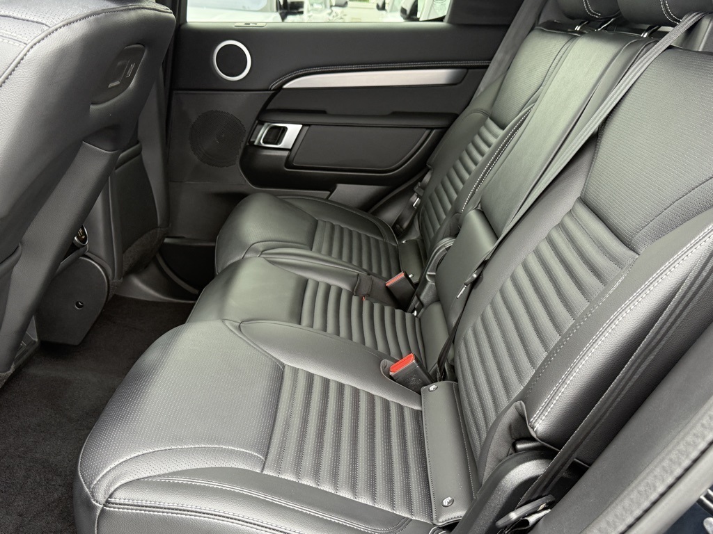 2025 Land Rover Discovery SE photo 22