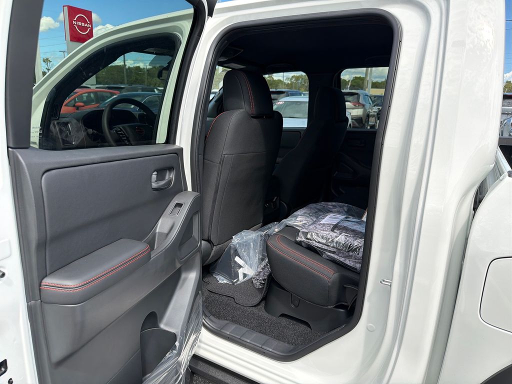 2026 Nissan Frontier PRO-4X photo 13