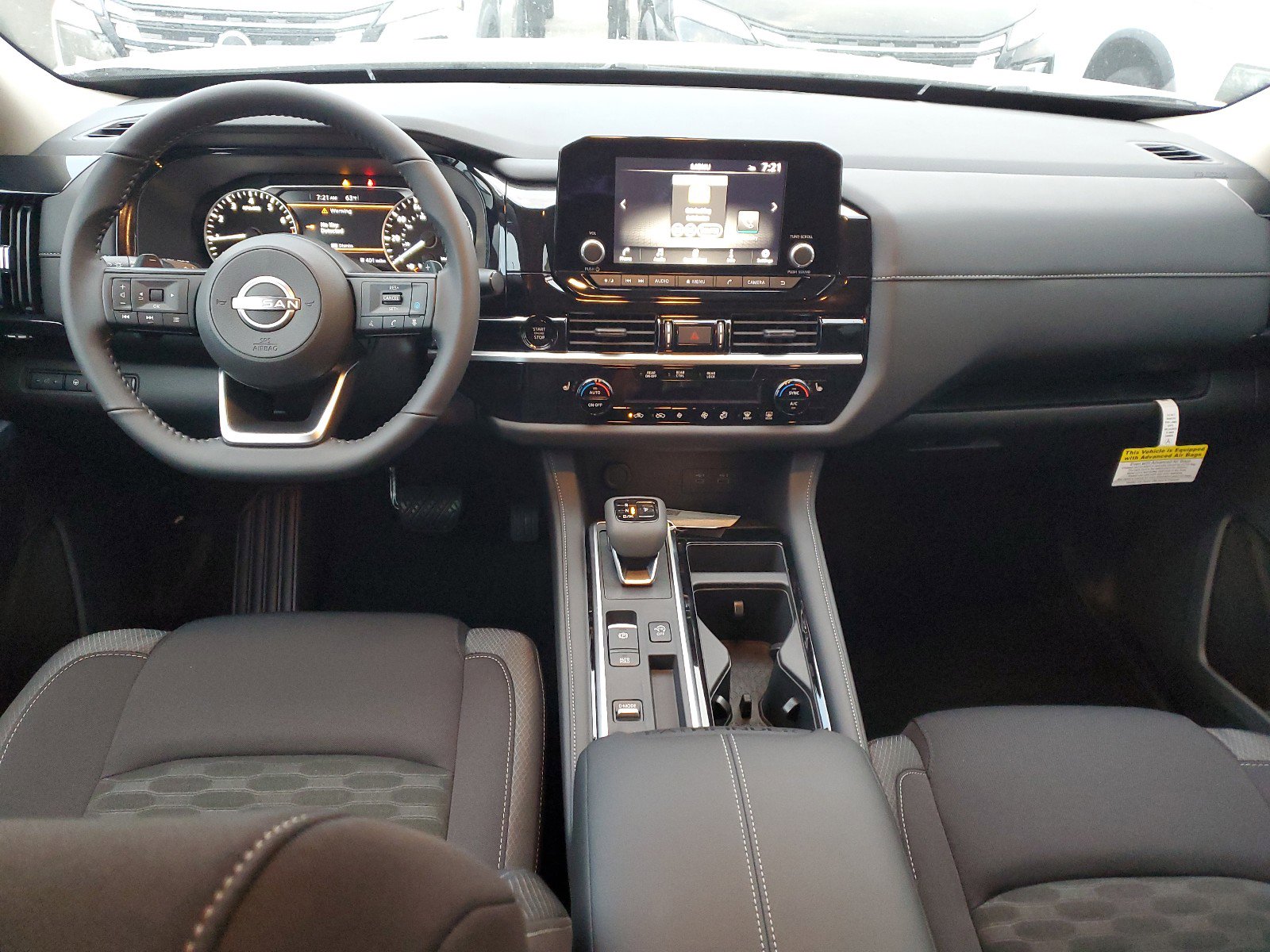 2025 Nissan Pathfinder SV photo 5