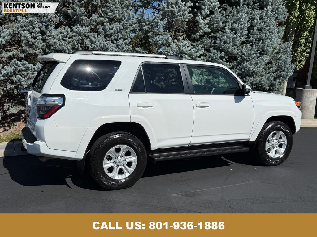 2024 Toyota 4Runner SR5 Premium photo 9