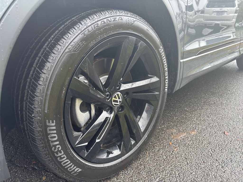 2024 Volkswagen Tiguan SE R-Line Black photo 8