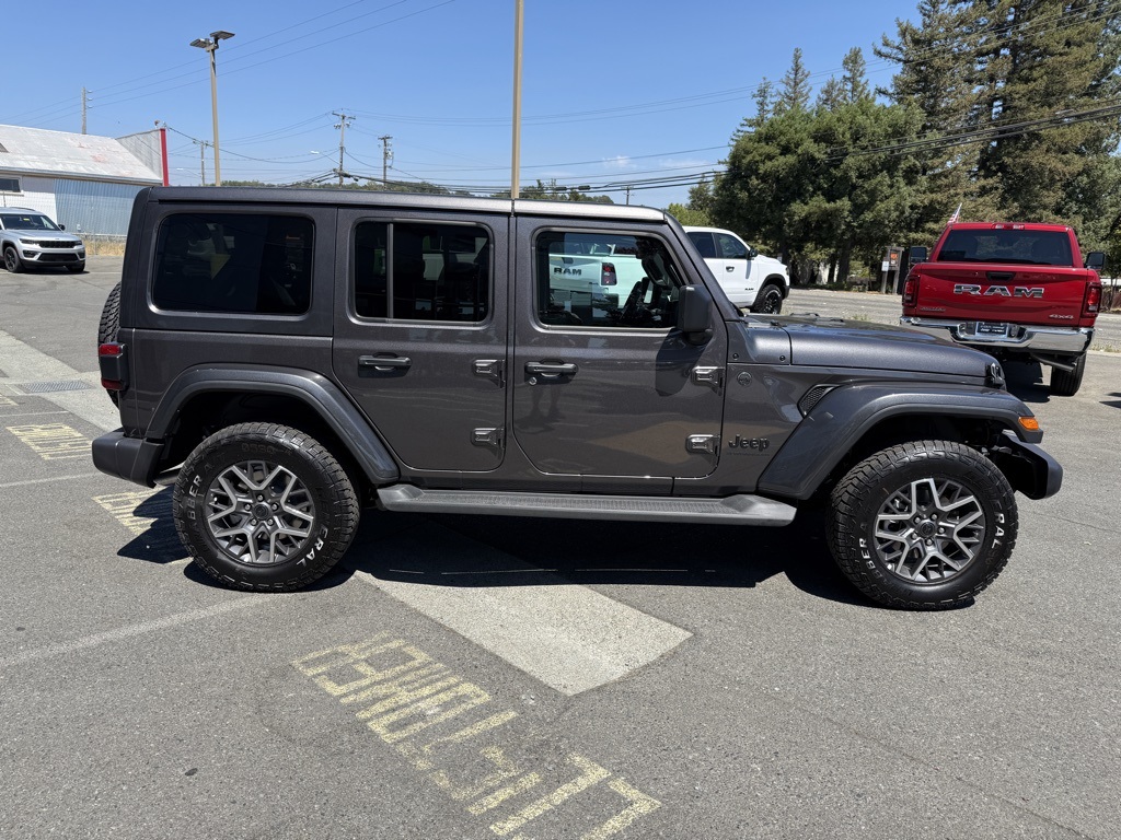 2025 Jeep Wrangler Sahara photo 6