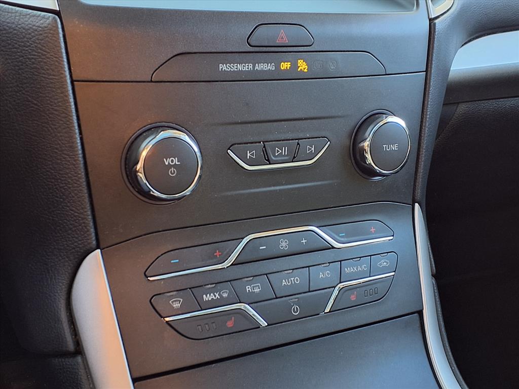 2019 Ford Edge SEL photo 15