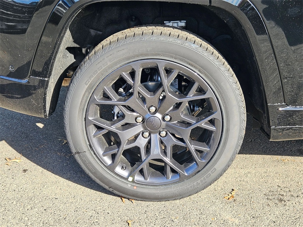 2025 Jeep Grand Cherokee Summit Reserve photo 4