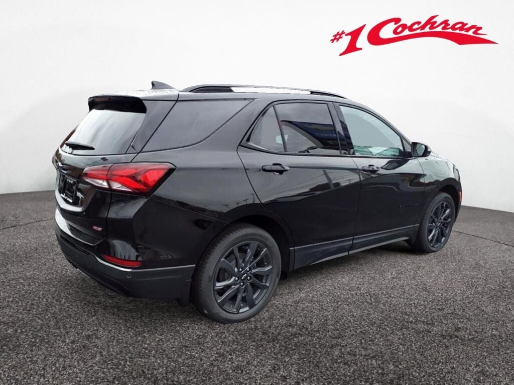 2023 Chevrolet Equinox RS photo 2