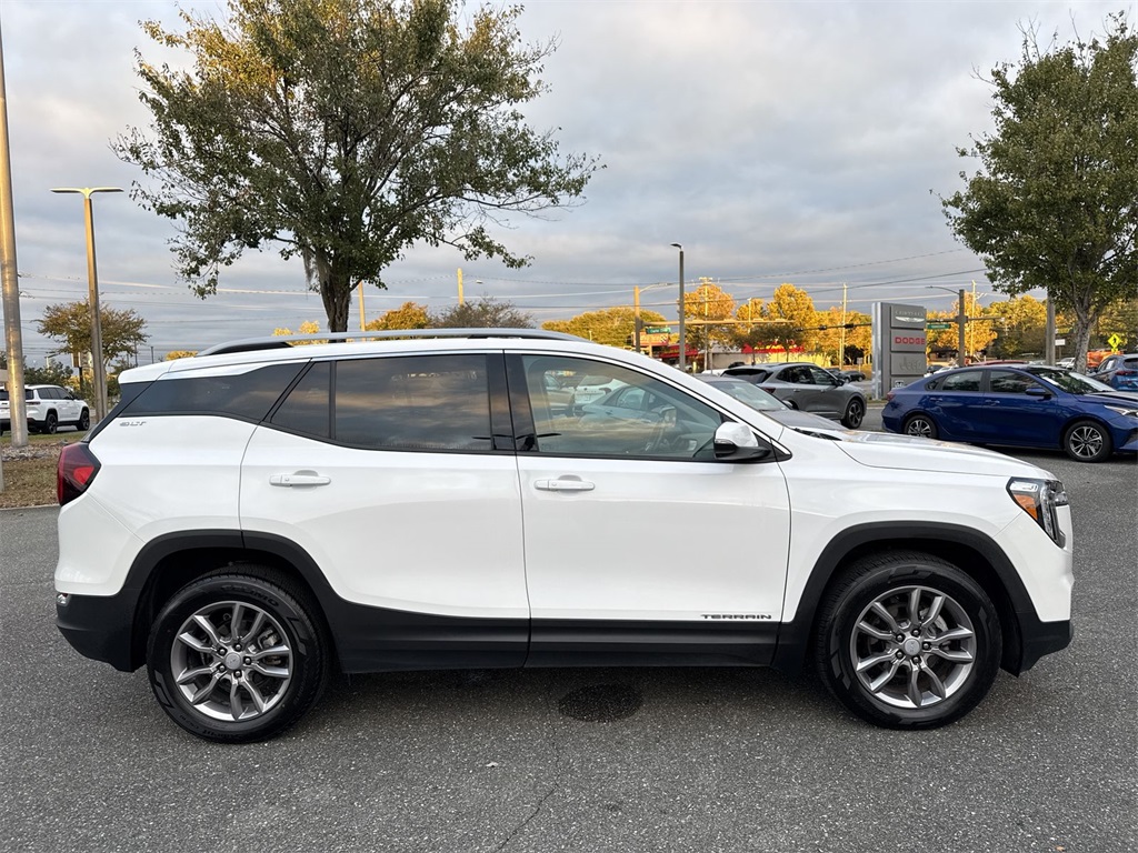 2024 Gmc Terrain SLT photo 2