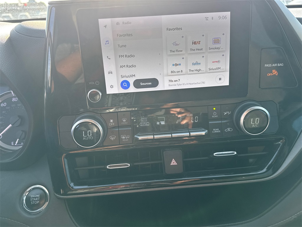 2023 Toyota Highlander L photo 26