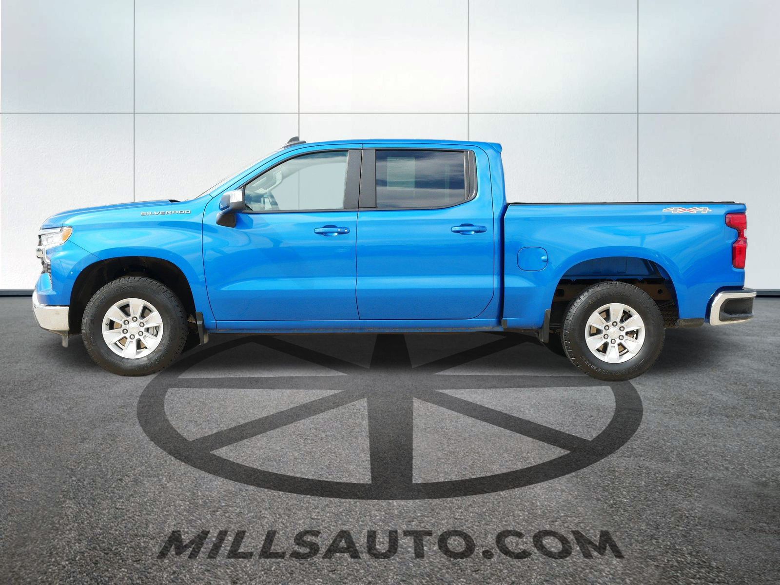 Used 2024 Chevrolet Silverado 1500 LT with VIN 1GCPDDEK6RZ156363 for sale in Willmar, Minnesota