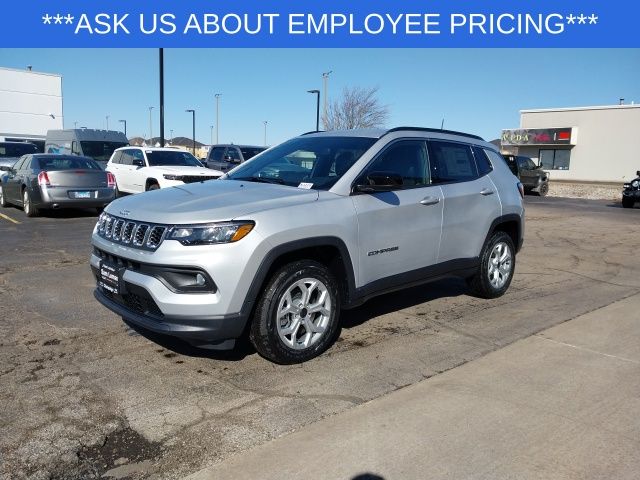 2025 Jeep Compass Latitude photo 5