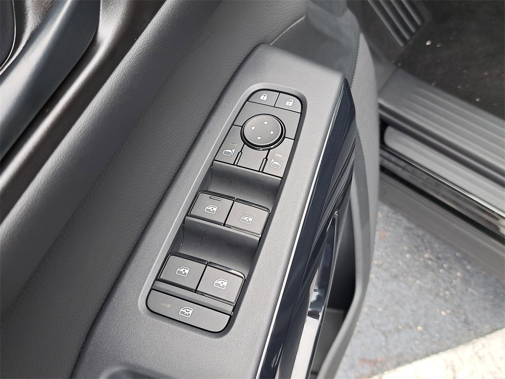 2025 Nissan Pathfinder SV photo 21
