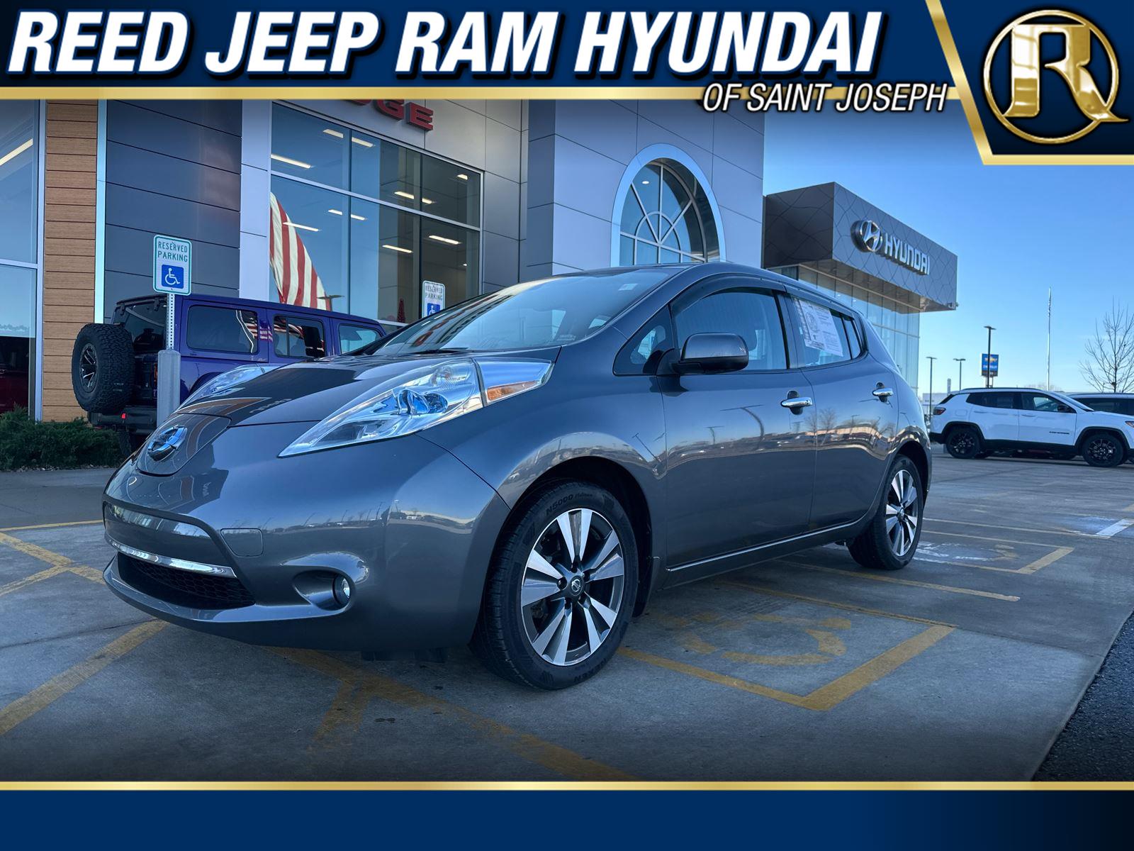 2017 Nissan LEAF SL's photo