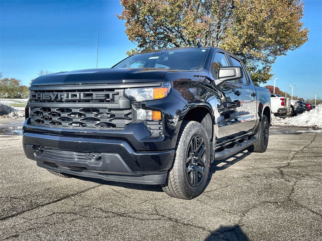 2026 Chevrolet Silverado 1500 Custom photo 2