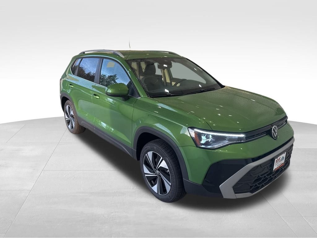 2025 Volkswagen Taos SE photo 7