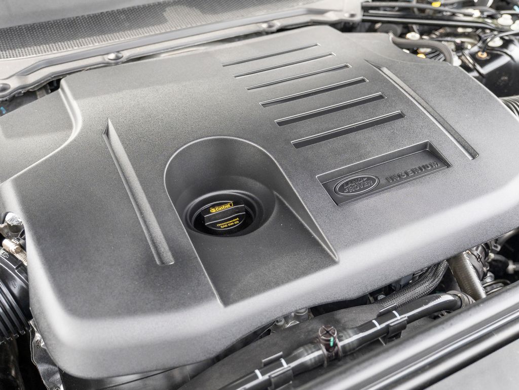 2024 Land Rover Discovery Metropolitan Edition photo 31