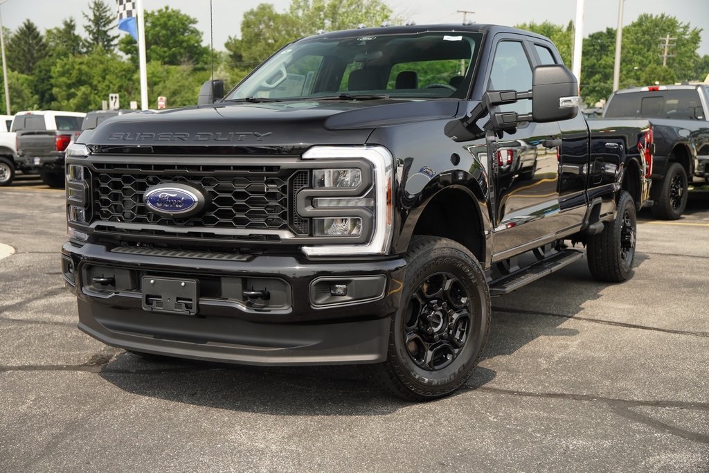 2025 Ford F-350 XL photo 2