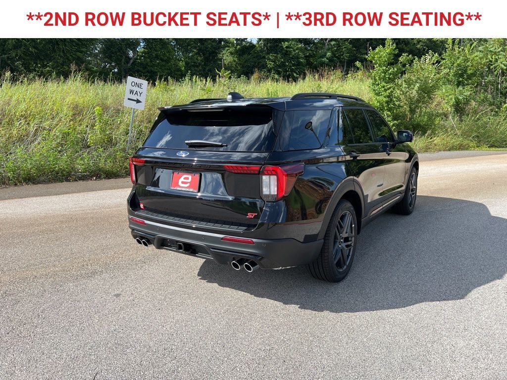 2025 Ford Explorer ST photo 2