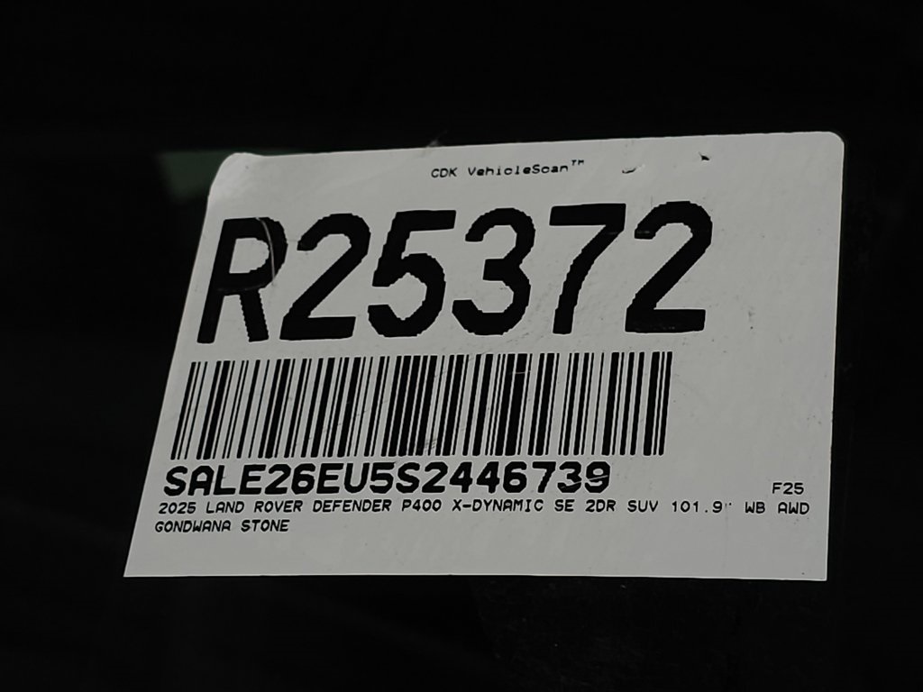 2025 LAND ROVER DEFENDER - Image 33