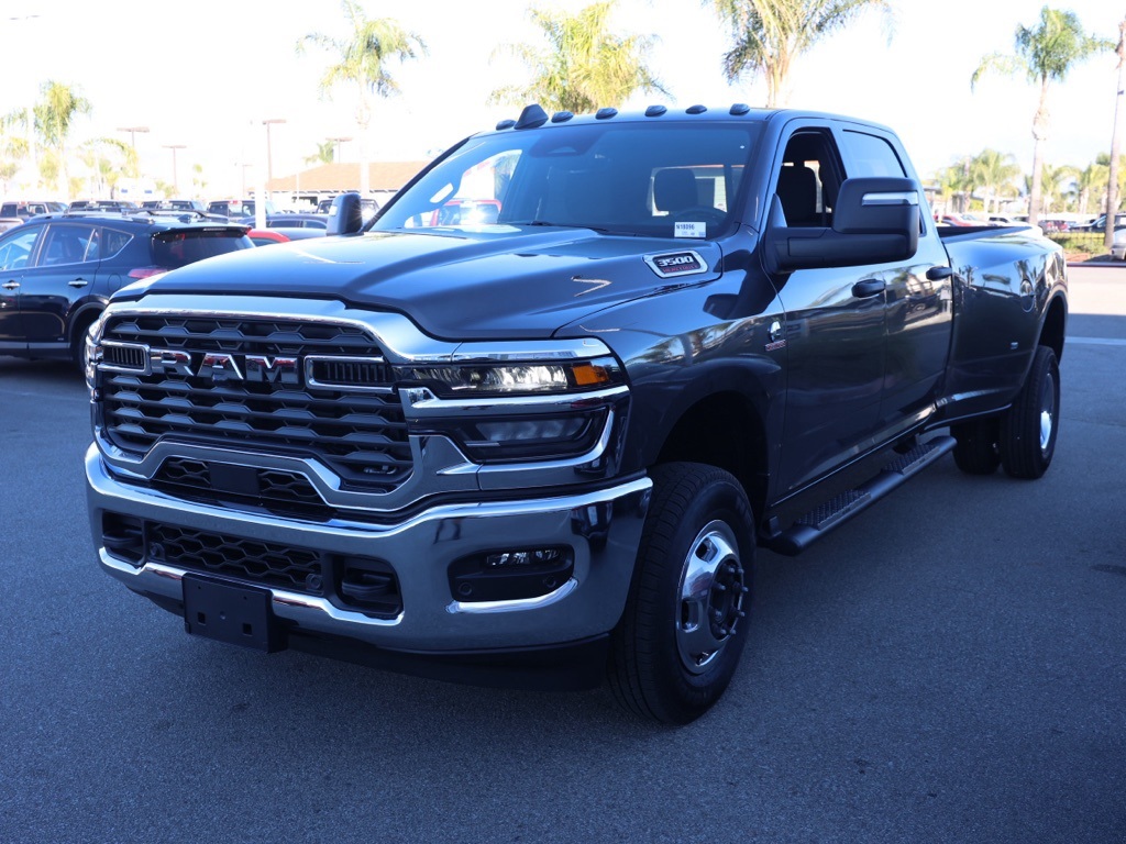 New 2026 Granite Crystal Metallic Clear-Coat Exterior Paint RAM Tradesman image 7