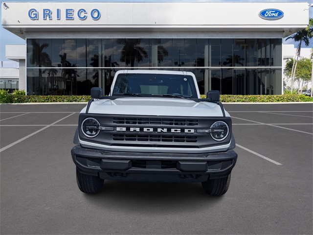 2025 Ford Bronco Base photo 3