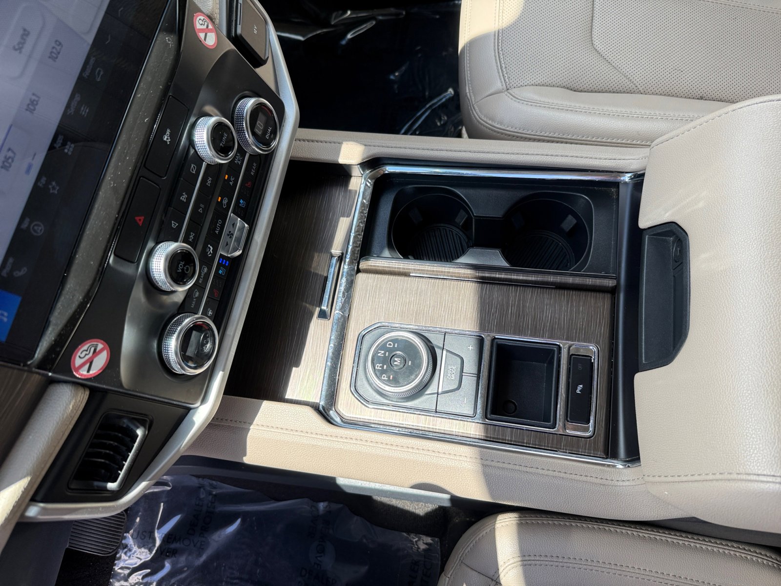 2022 Ford Expedition MAX Limited photo 13