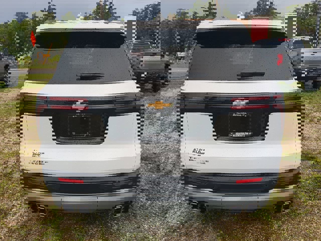 2025 Chevrolet Traverse photo 3