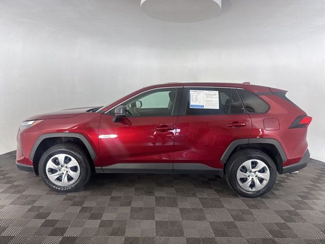2023 Toyota RAV4 LE photo 3