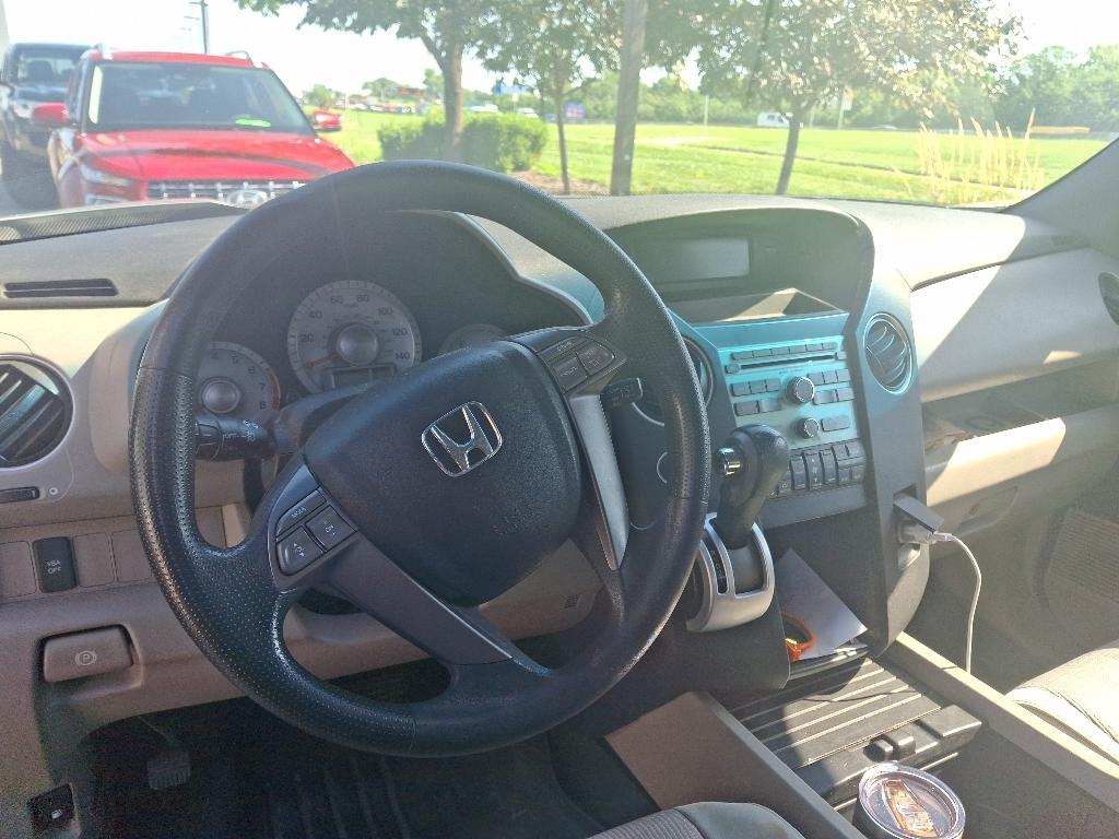Used 2010 Honda Pilot EX with VIN 5FNYF4H42AB021841 for sale in Kansas City