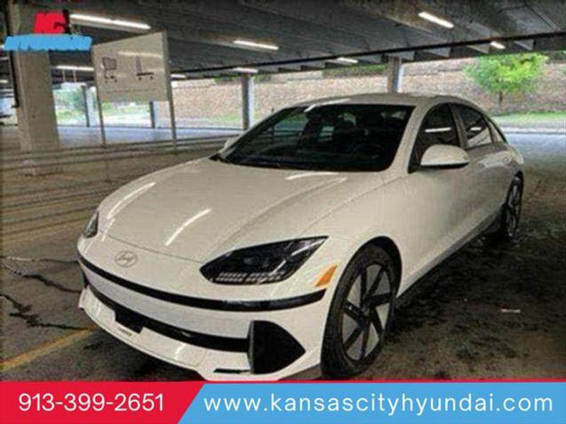 2025 Hyundai IONIQ 6 SE's photo