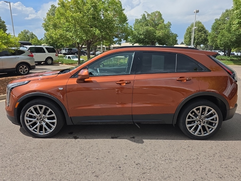 2019 Cadillac XT4 Sport photo 2